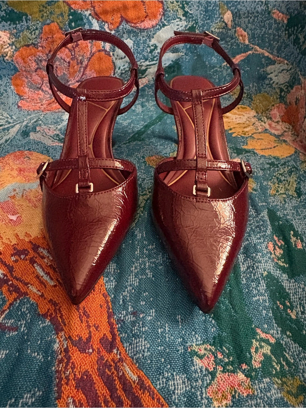 Kenneth Cole Burgundy Patent Pointed T-Strap Pumps